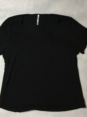 Soma Black Short Sleeve Scoop Neck Tee and pant set